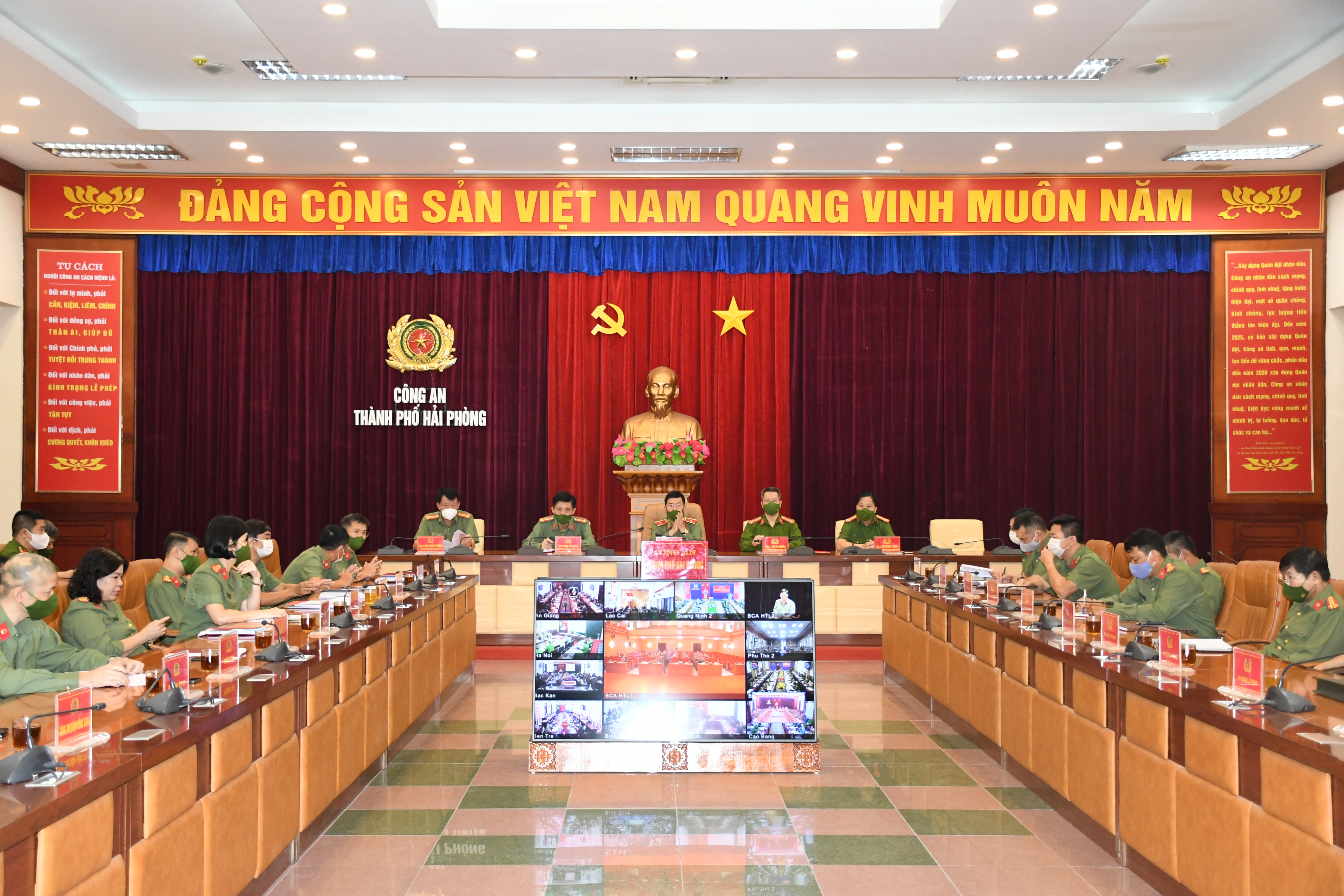 Tăng cường tiềm lực xây dựng Công an cấp huyện toàn diện, Công an xã, thị trấn chính quy